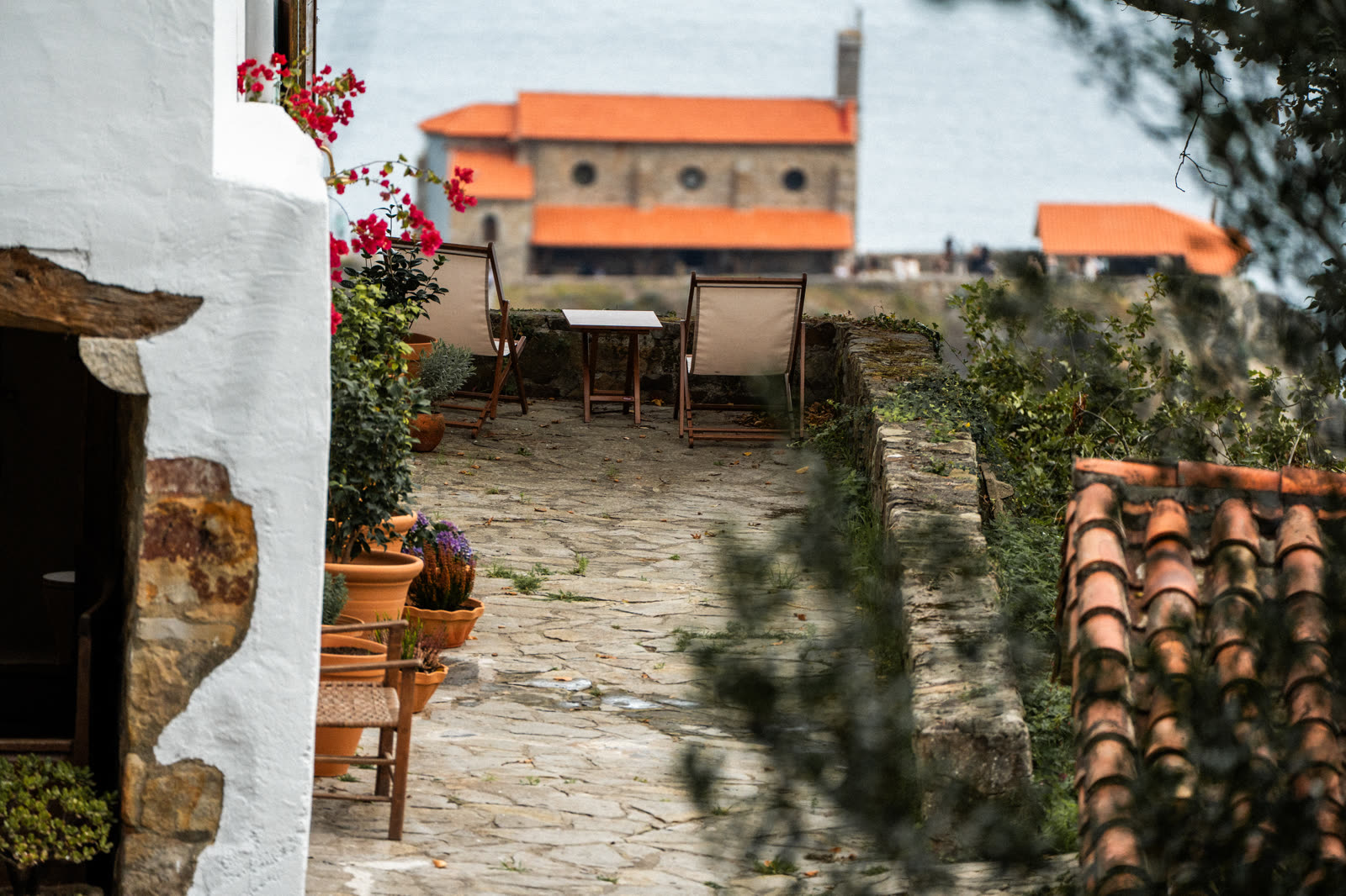 Rodajes y localizaciones frente a San Juan de Gaztelugatxe
